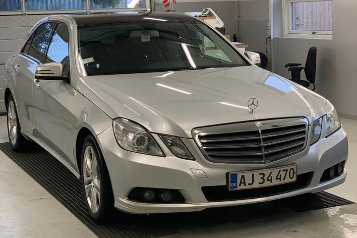 Sølv Mercedes E220 fra 2010