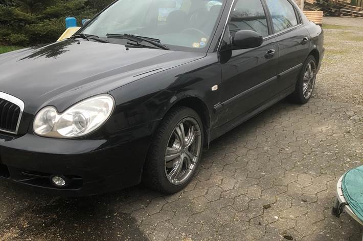 Sort Hyundai Sonata fra 2003