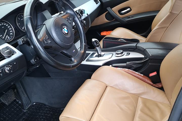 Sort BMW 525d fra 2007