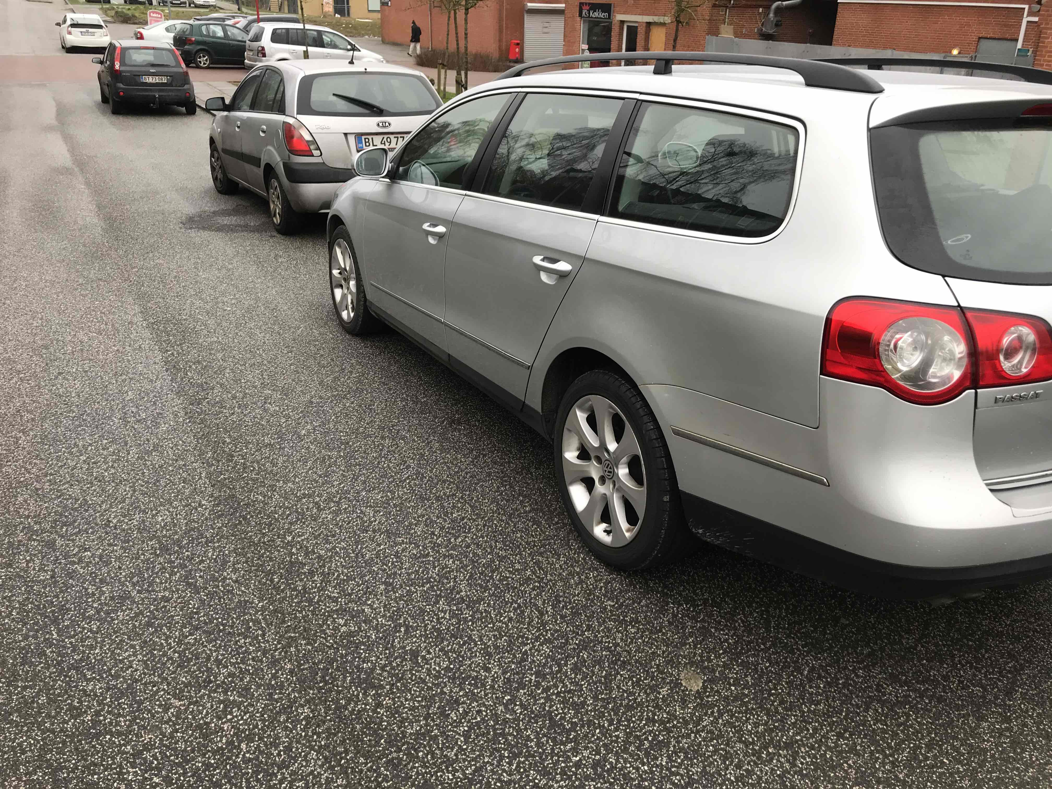 Sølv VW Passat fra 2006