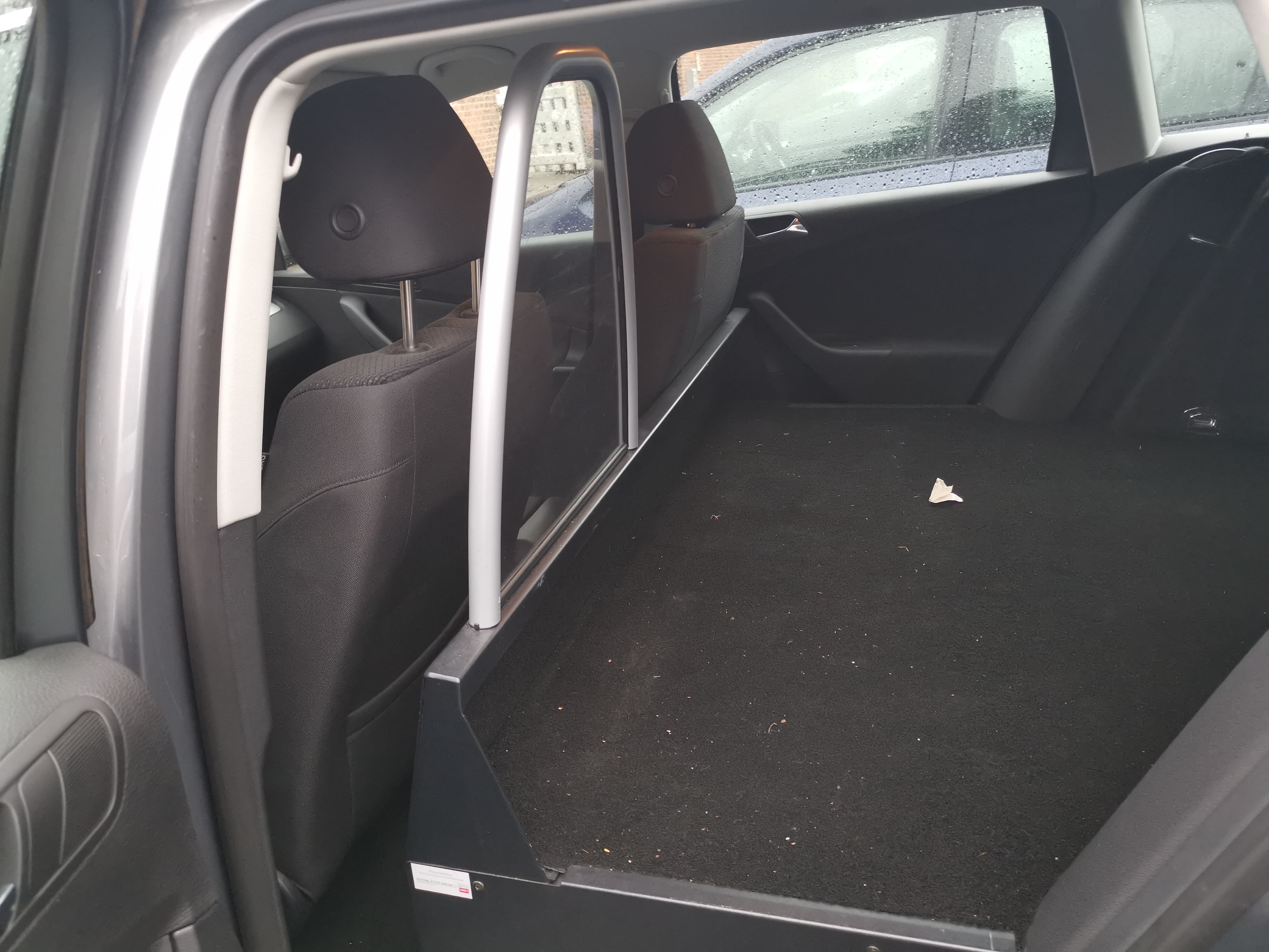 Grå VW Passat fra 2008