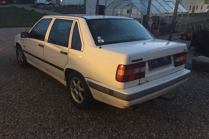 Hvid Volvo 850 fra 1992