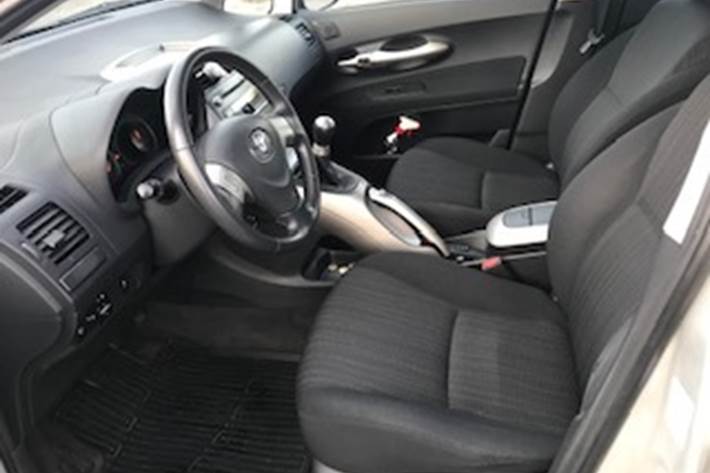 undefined Toyota Auris fra 2010