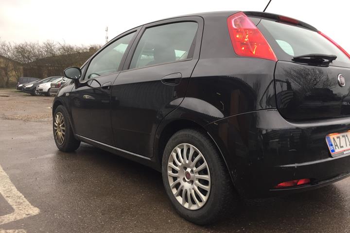 Sort Fiat Punto fra 2009