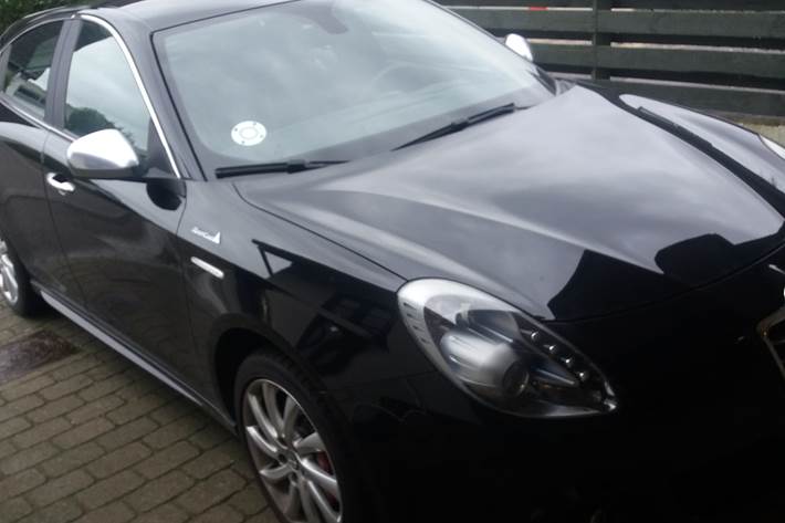 Sort Alfa Romeo Giulietta fra 2013
