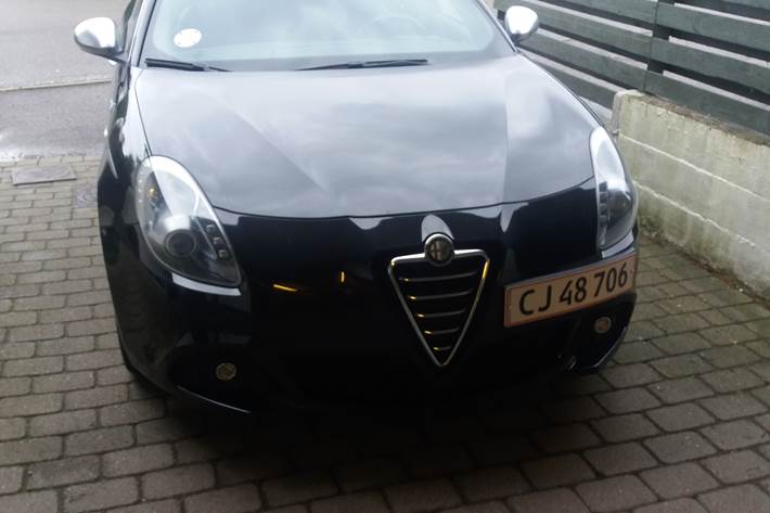 Sort Alfa Romeo Giulietta fra 2013