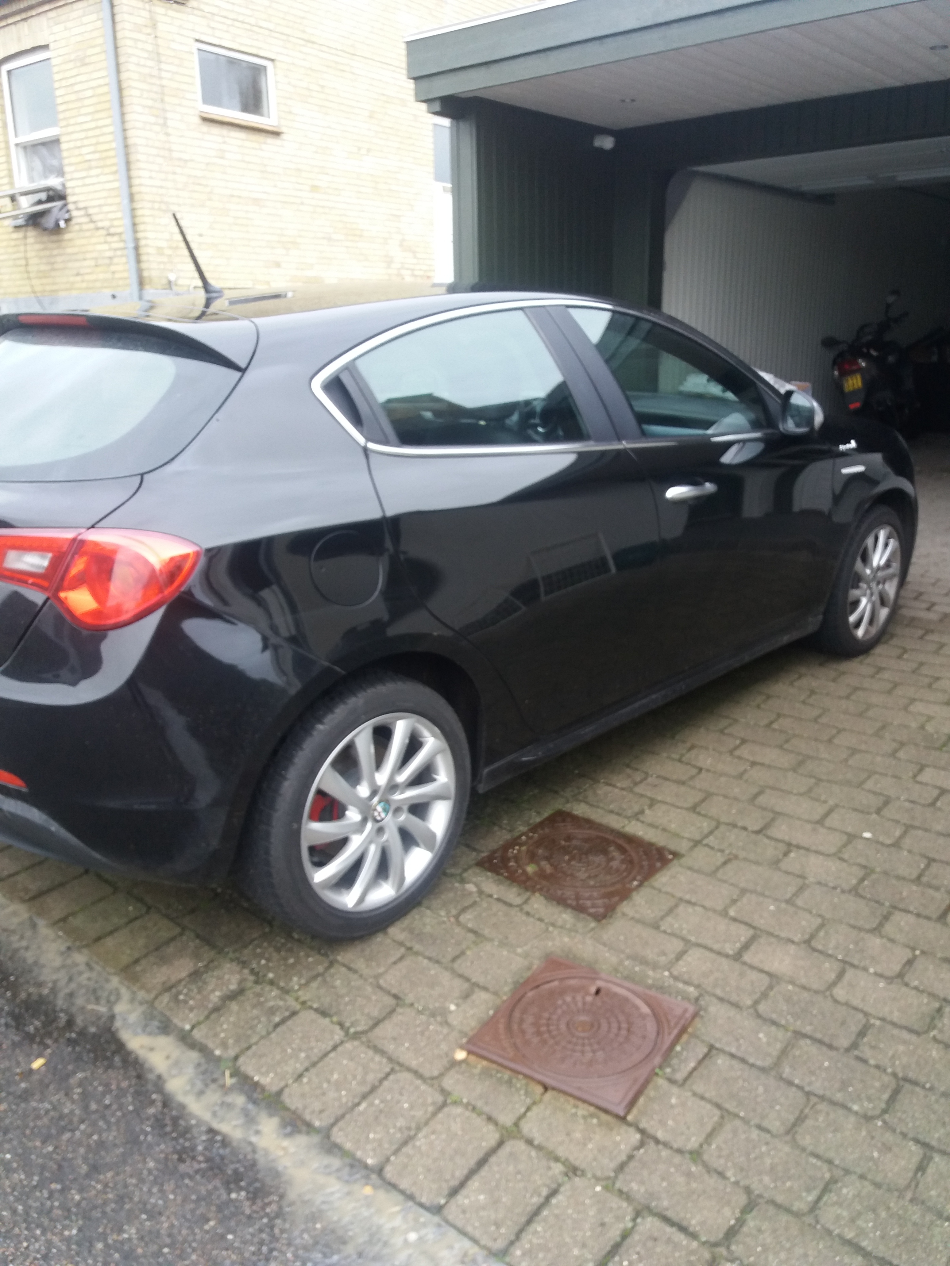 Sort Alfa Romeo Giulietta fra 2013