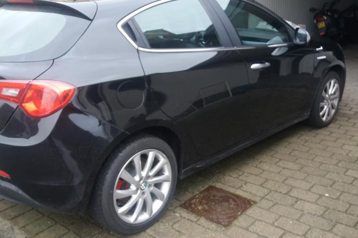 Sort Alfa Romeo Giulietta fra 2013