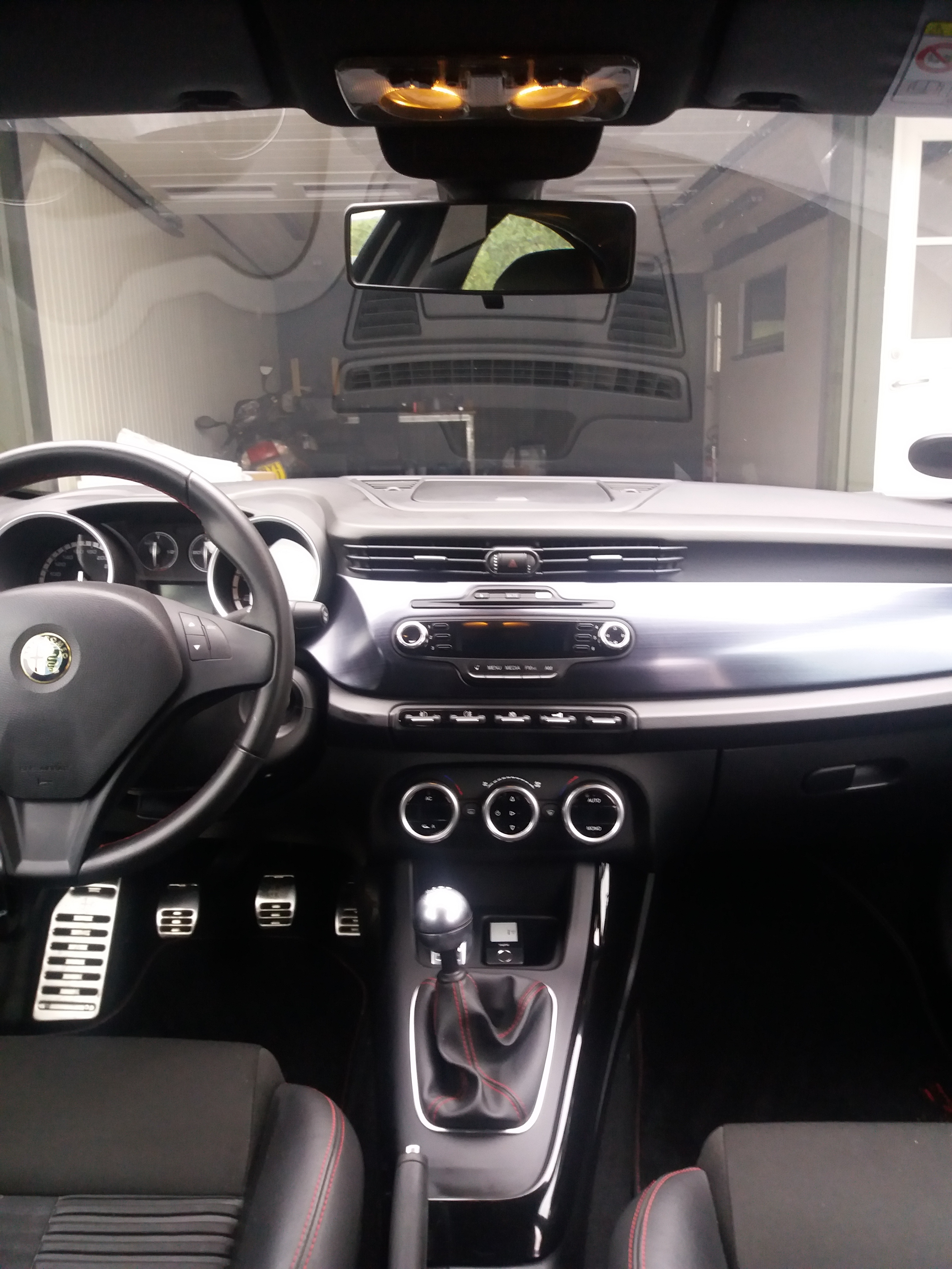 Sort Alfa Romeo Giulietta fra 2013