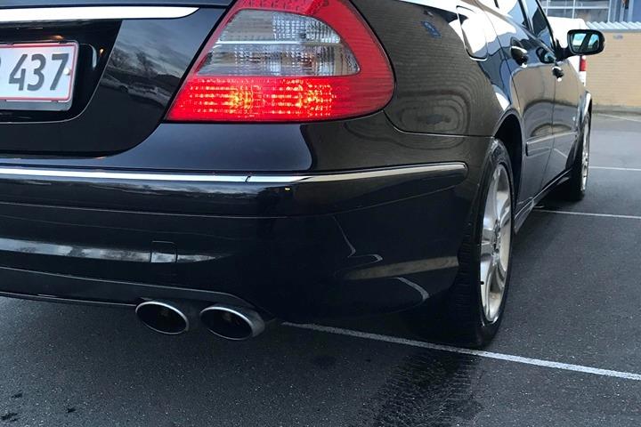 Sort Mercedes E230 fra 2007