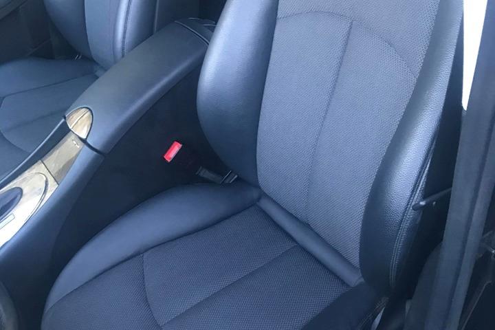 Sort Mercedes E230 fra 2007