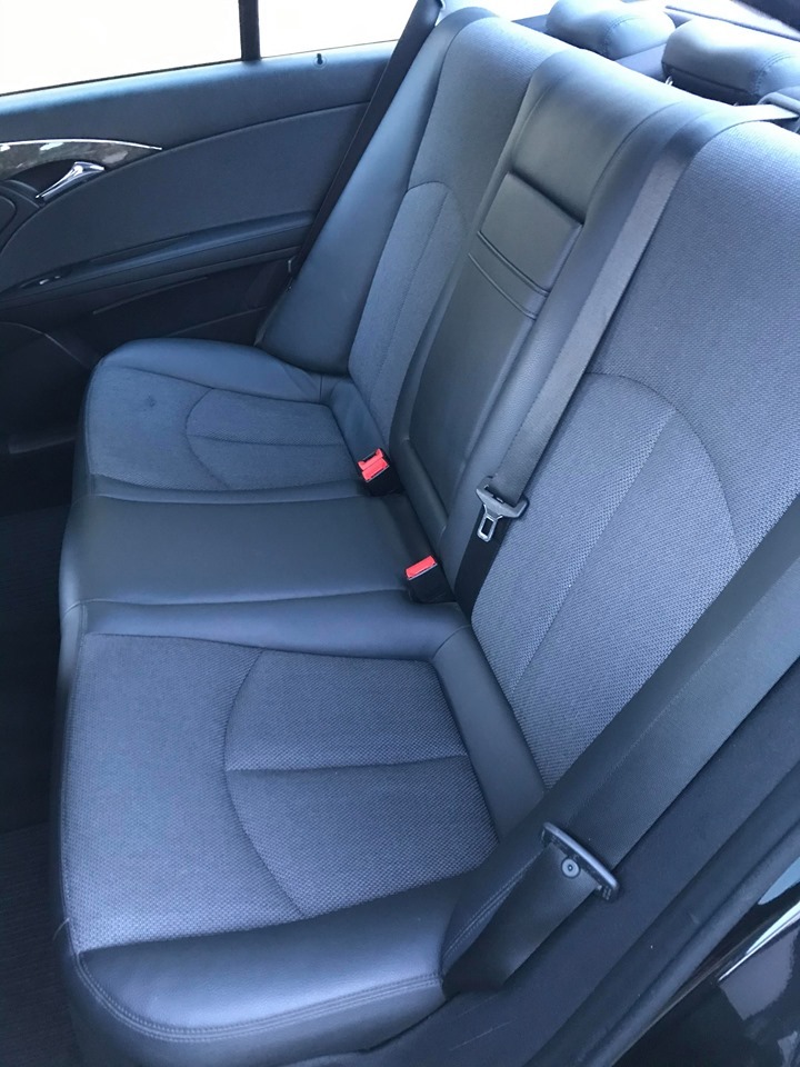 Sort Mercedes E230 fra 2007