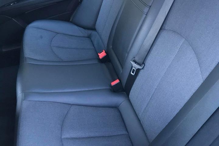 Sort Mercedes E230 fra 2007