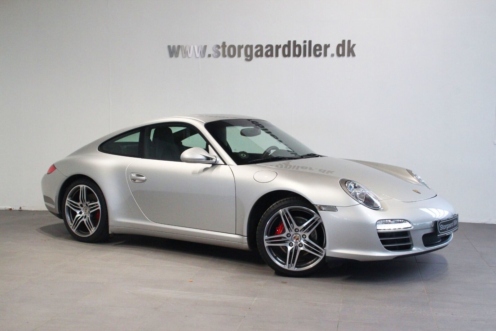 Grå Porsche 911 Carrera 4S fra 2010