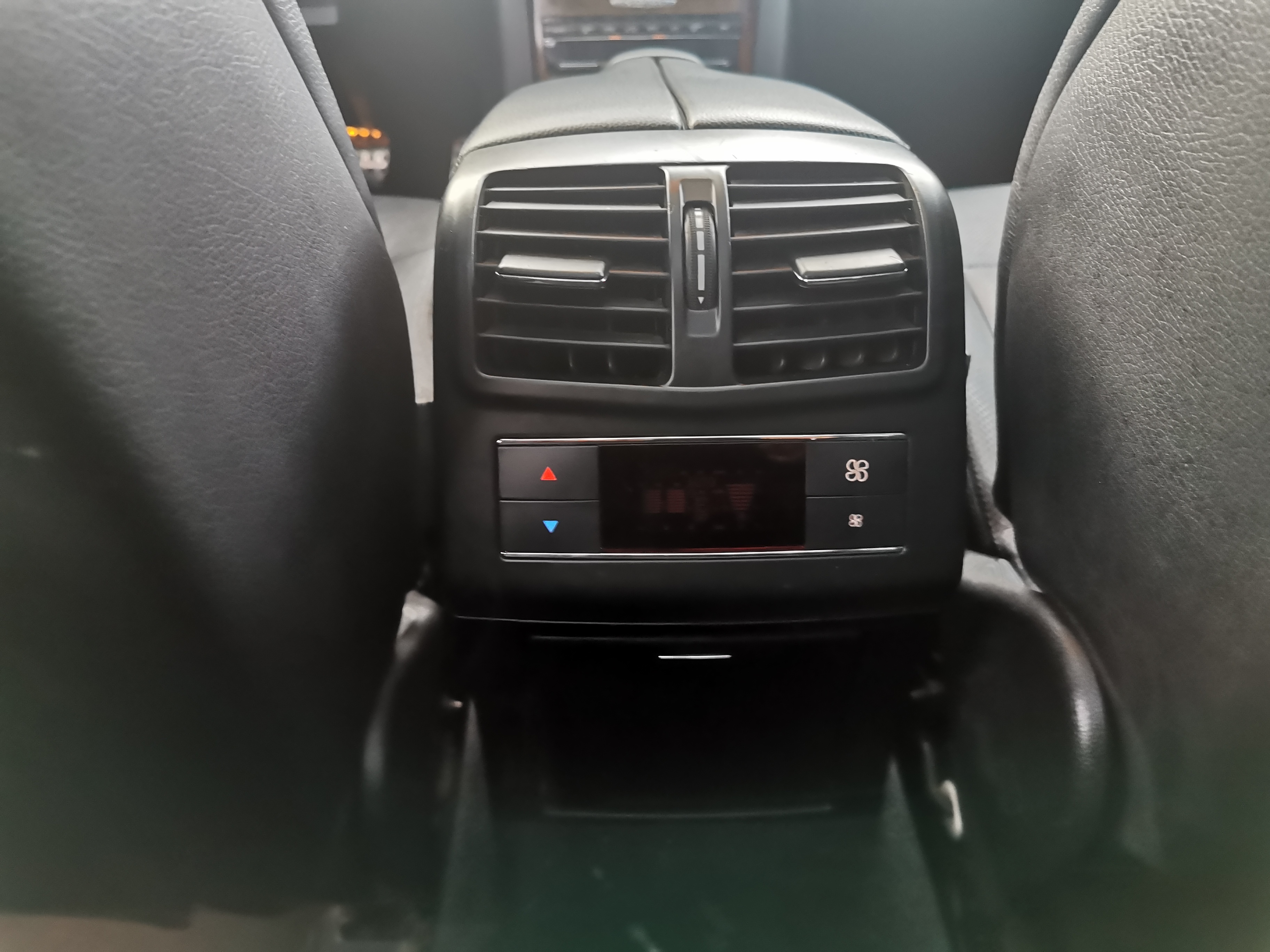 Sølv Mercedes E350 d fra 2009