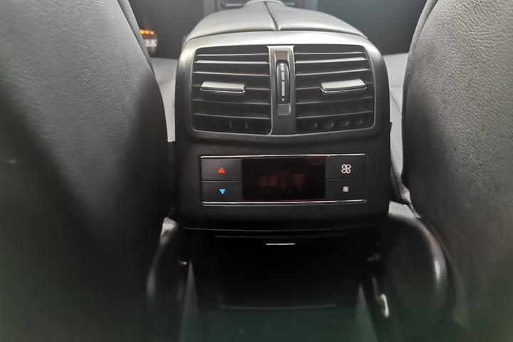 Sølv Mercedes E350 d fra 2009