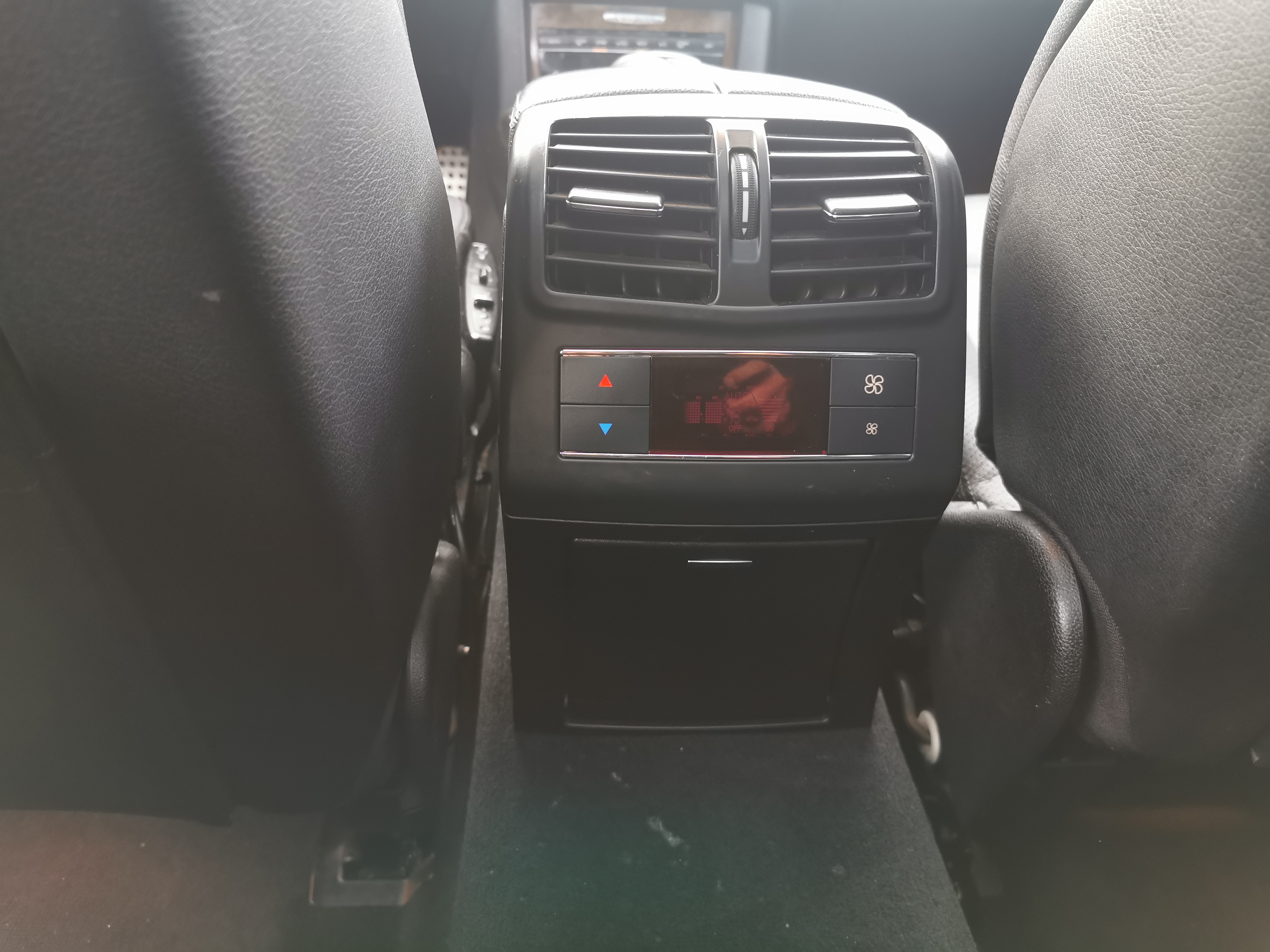 Sølv Mercedes E350 d fra 2009