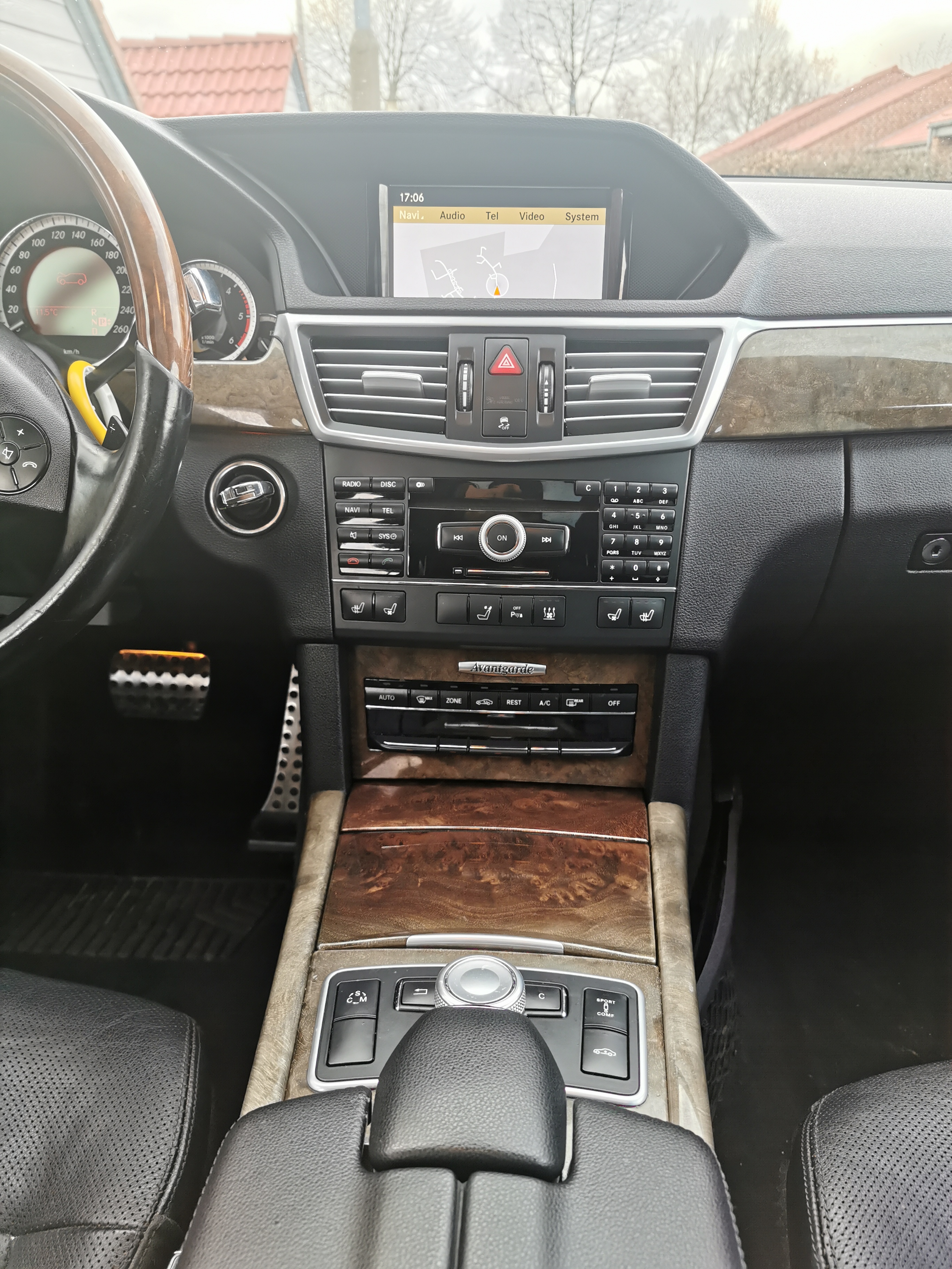 Sølv Mercedes E350 d fra 2009