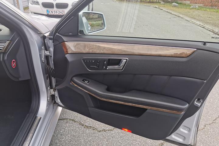 Sølv Mercedes E350 d fra 2009