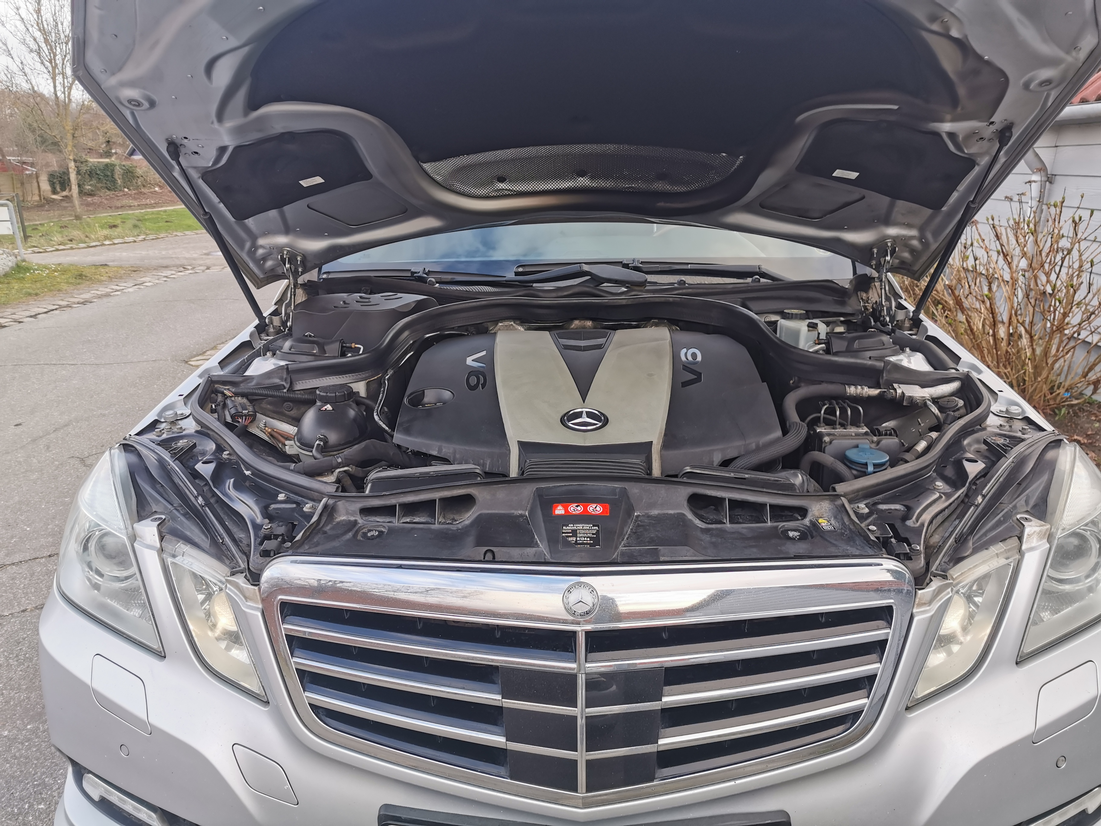 Sølv Mercedes E350 d fra 2009