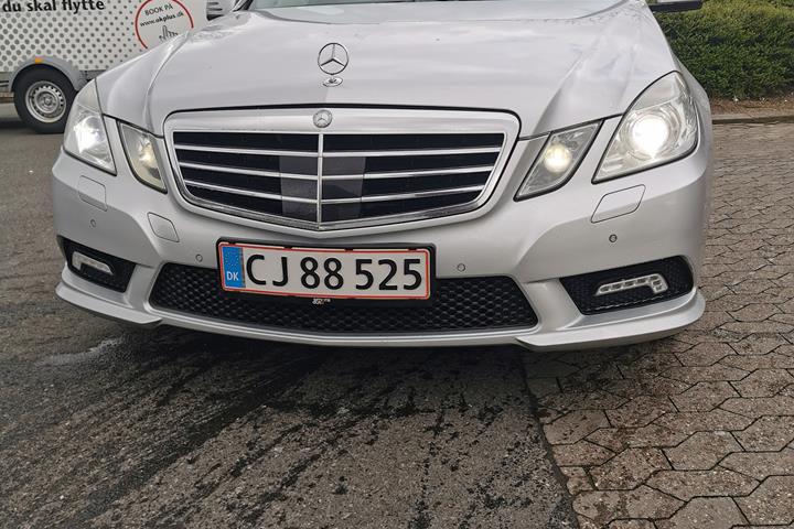 Sølv Mercedes E350 d fra 2009