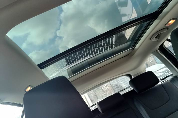 Brun Skoda Octavia fra 2014