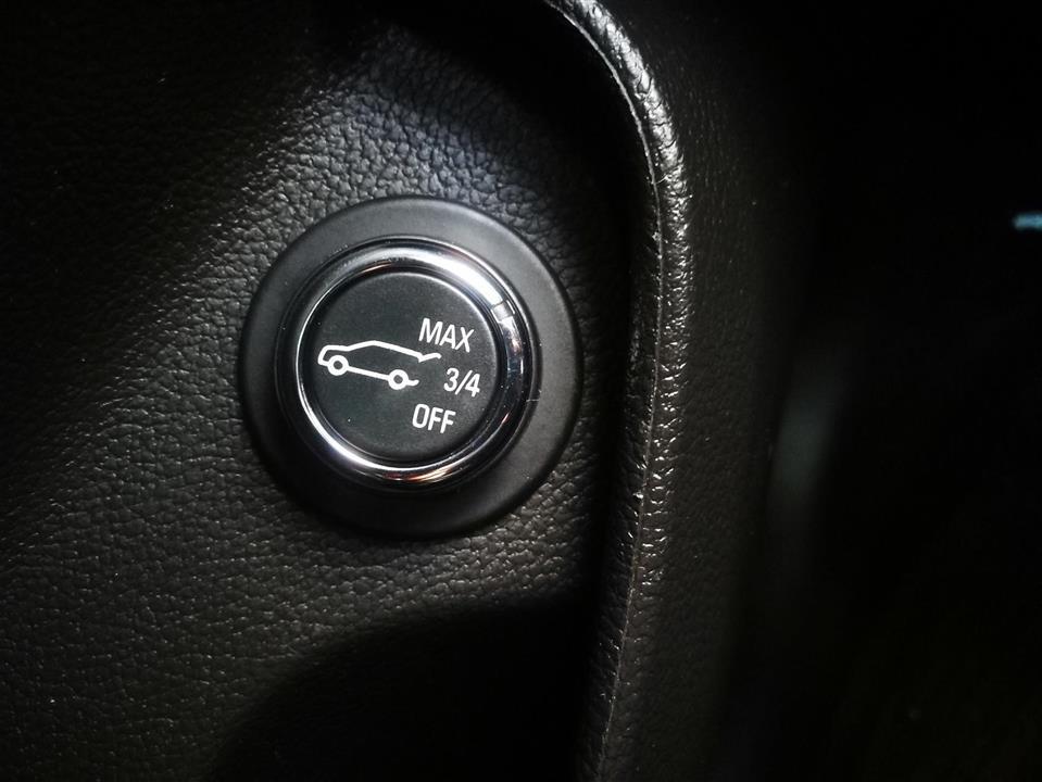Grå Opel Insignia fra 2017