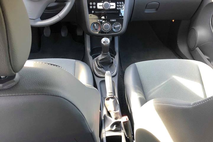 Blå Opel Corsa fra 2009