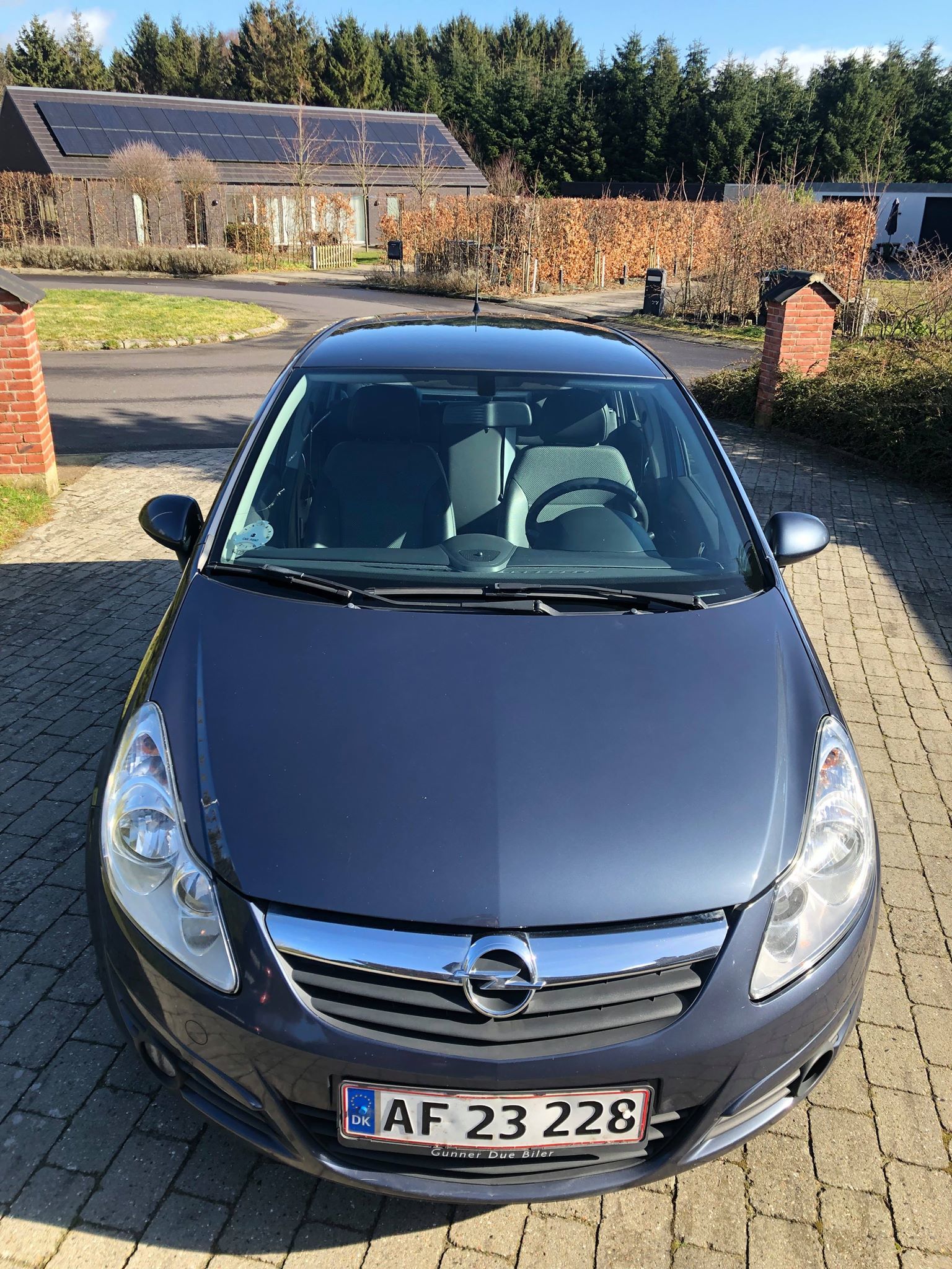 Blå Opel Corsa fra 2009