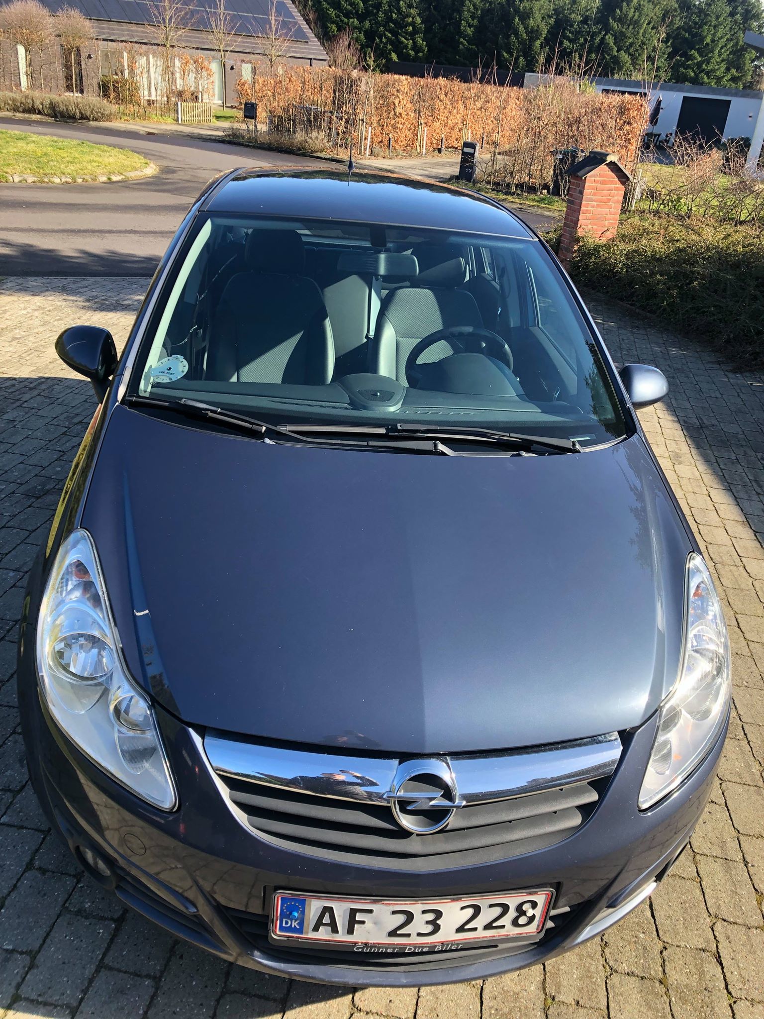 Blå Opel Corsa fra 2009