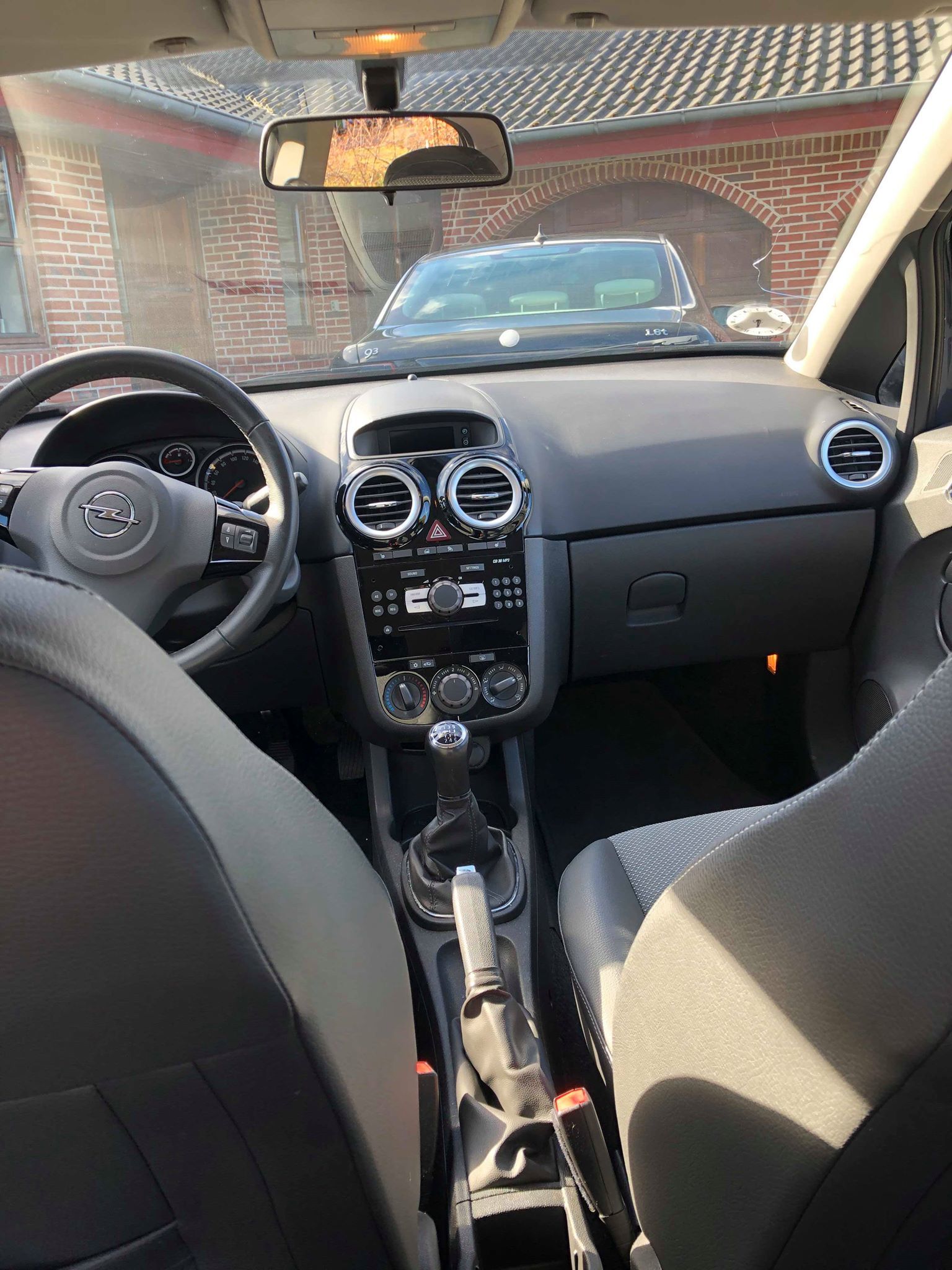 Blå Opel Corsa fra 2009