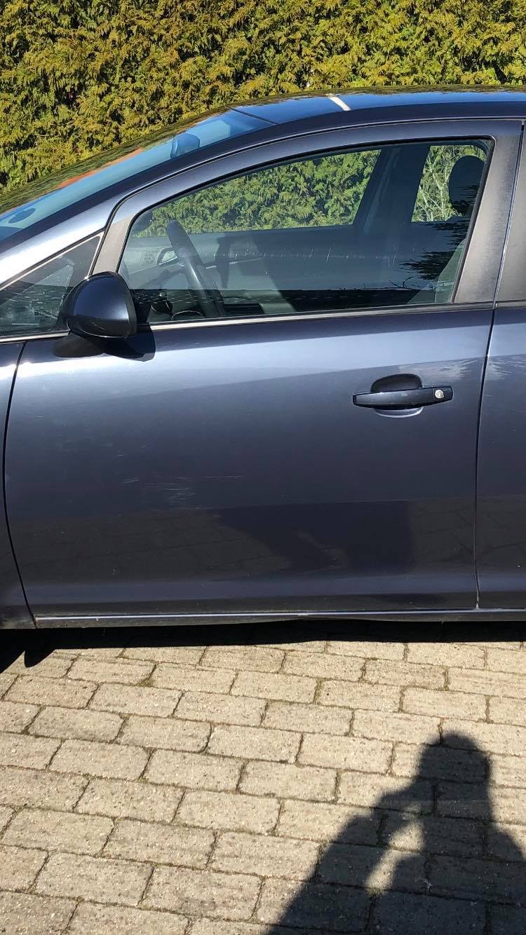 Blå Opel Corsa fra 2009
