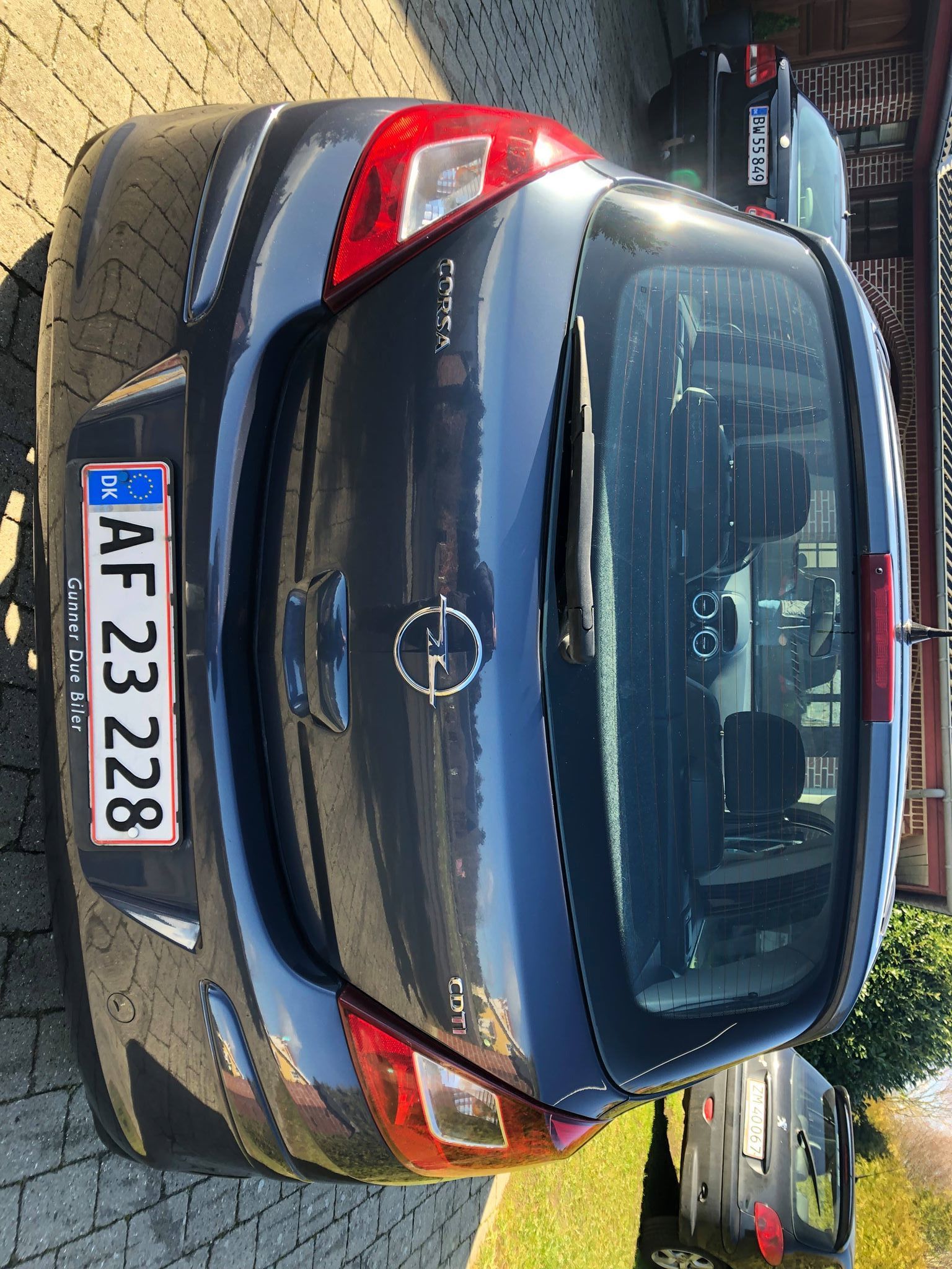 Blå Opel Corsa fra 2009