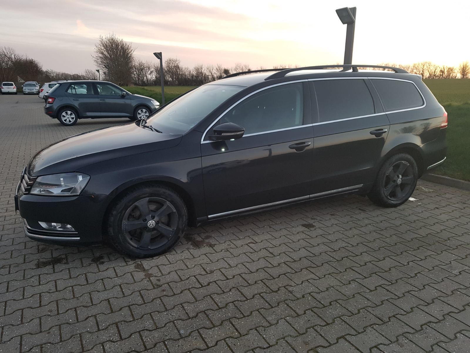 Sort VW Passat fra 2012