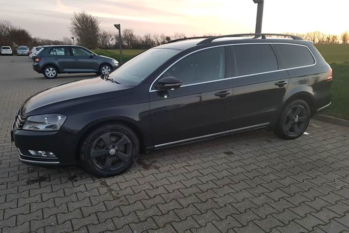 Sort VW Passat fra 2012