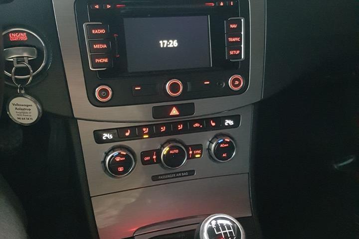 Sort VW Passat fra 2012