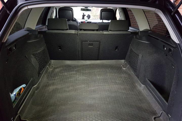 Sort VW Passat fra 2012
