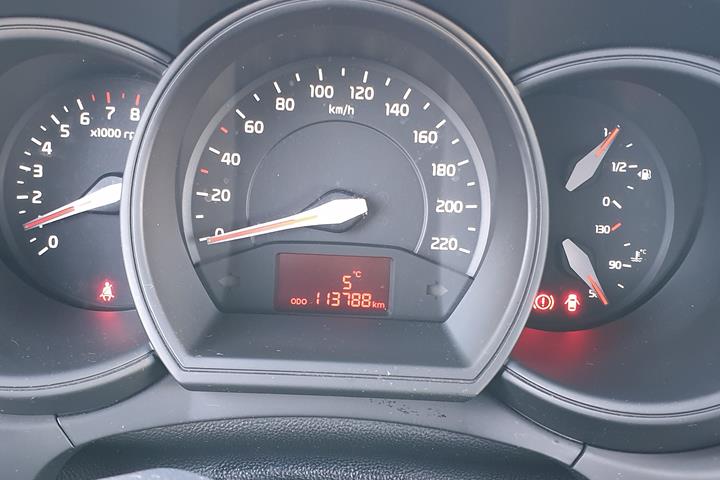 Hvid Kia Rio fra 2014