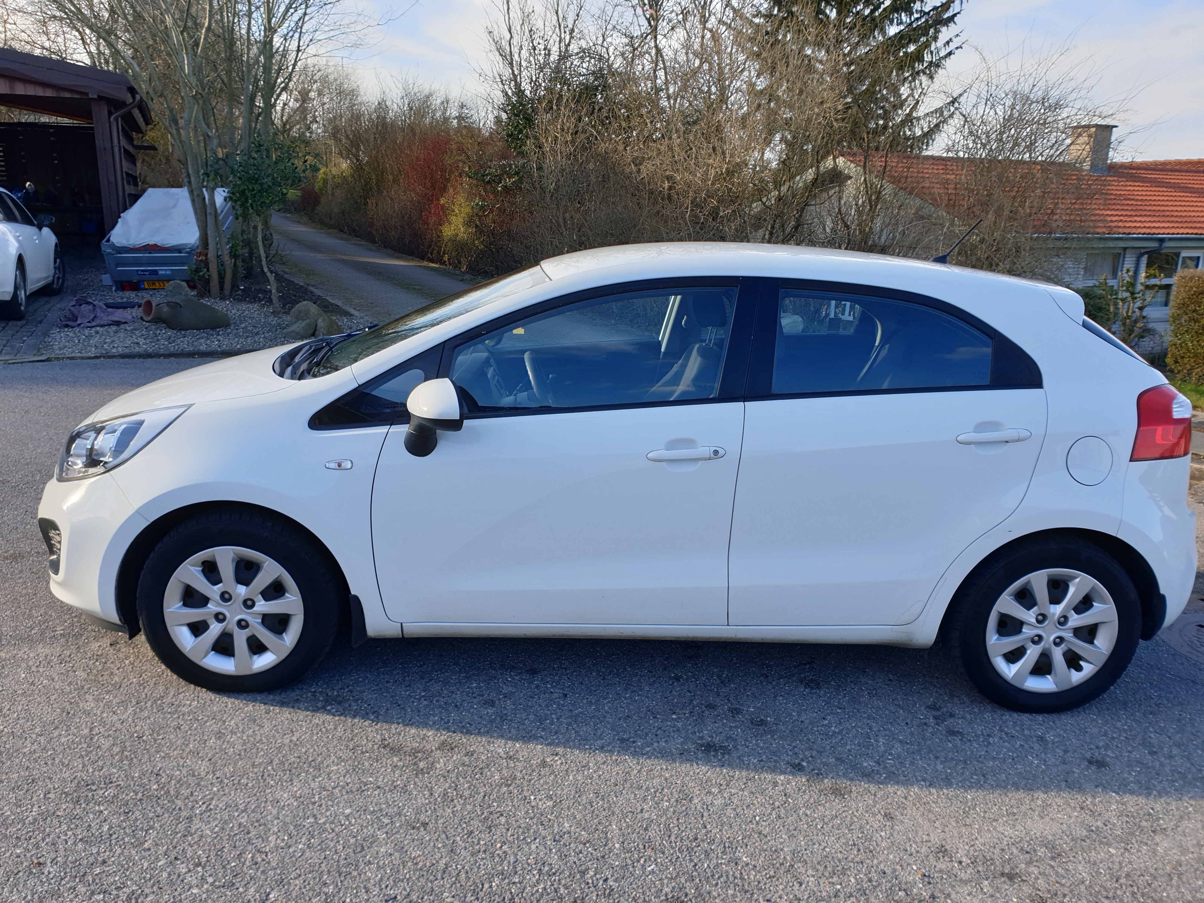 Hvid Kia Rio fra 2014