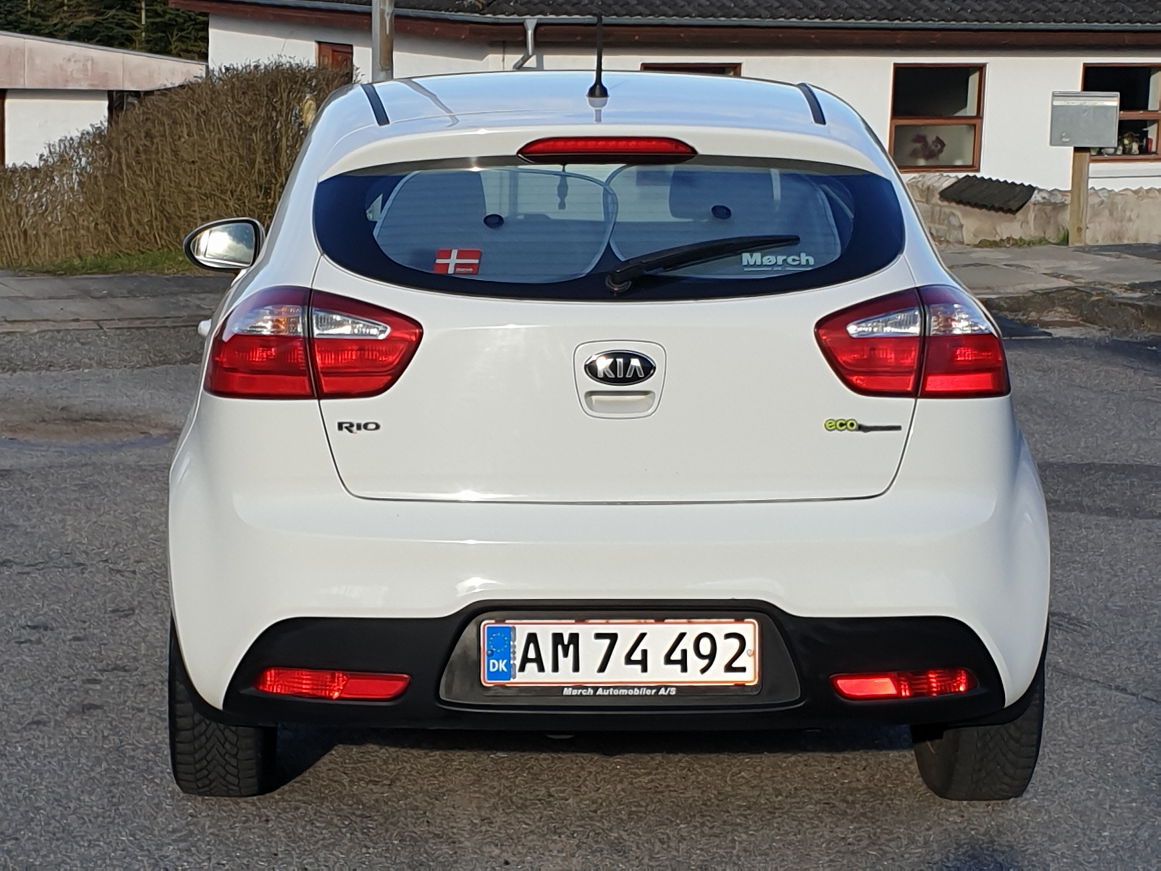 Hvid Kia Rio fra 2014