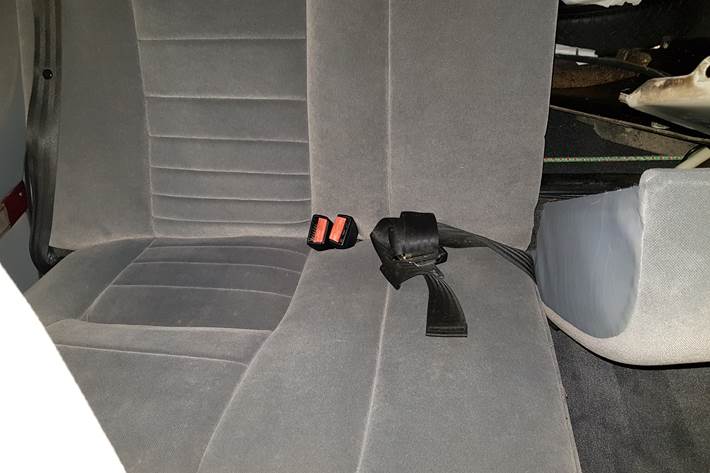 Blå Saab 9000 fra 1994