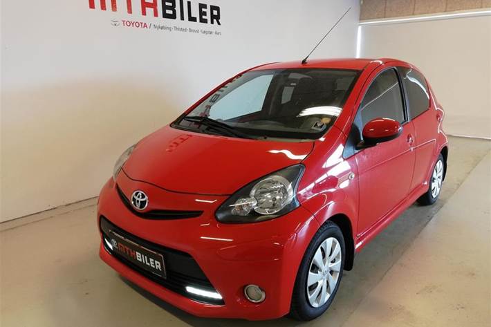 Rød Toyota Aygo fra 2014
