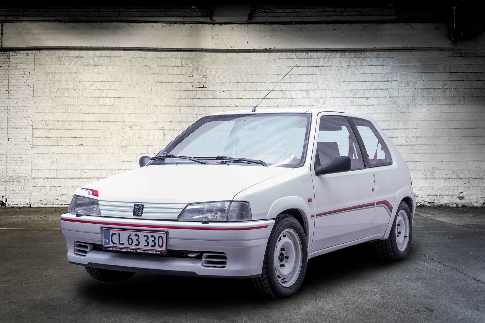 Hvid Peugeot 106 fra 1996