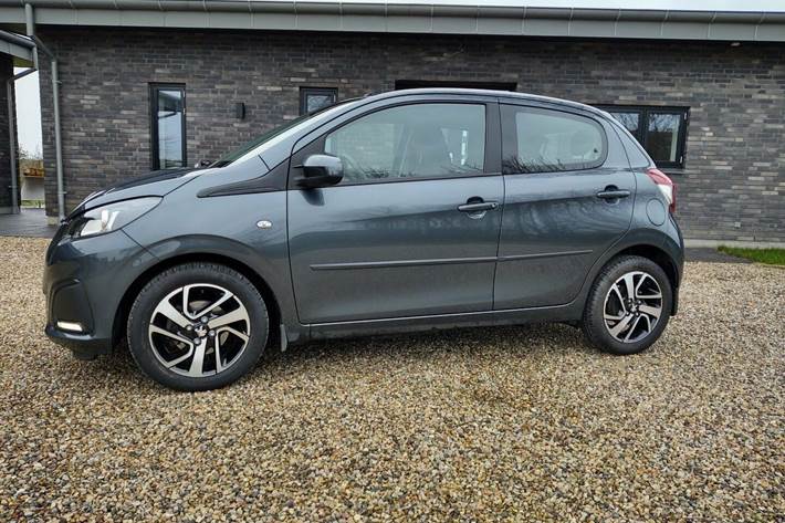 Grå Peugeot 108 fra 2014