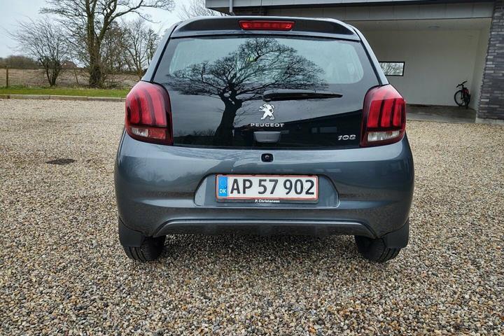 Grå Peugeot 108 fra 2014