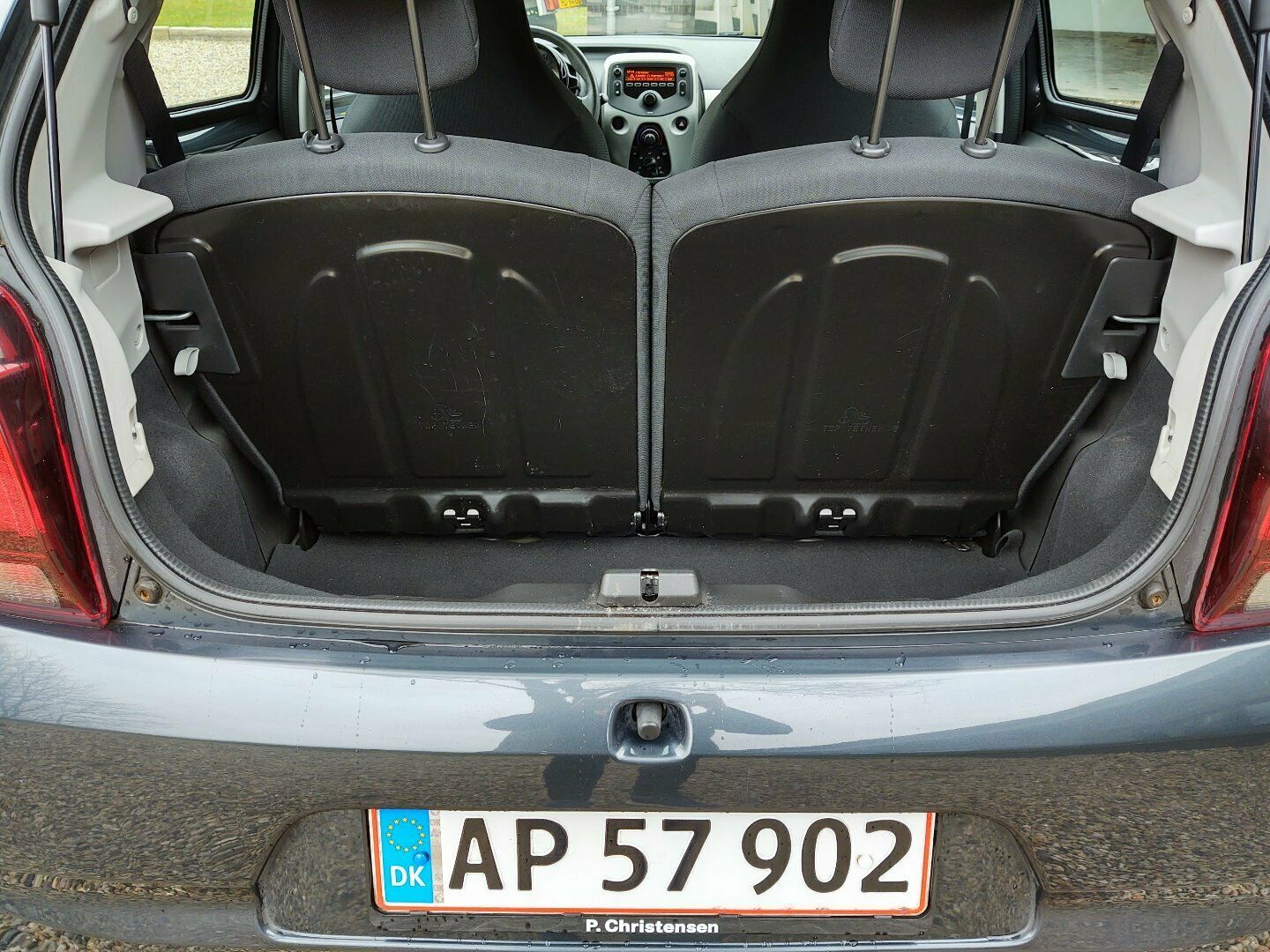 Grå Peugeot 108 fra 2014