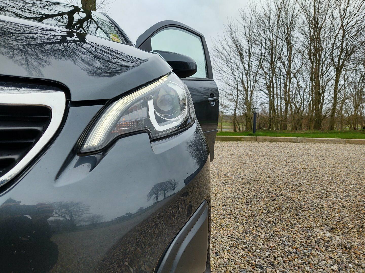 Grå Peugeot 108 fra 2014