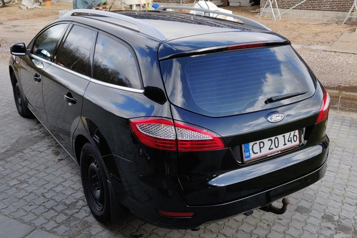 Sort Ford Mondeo fra 2009