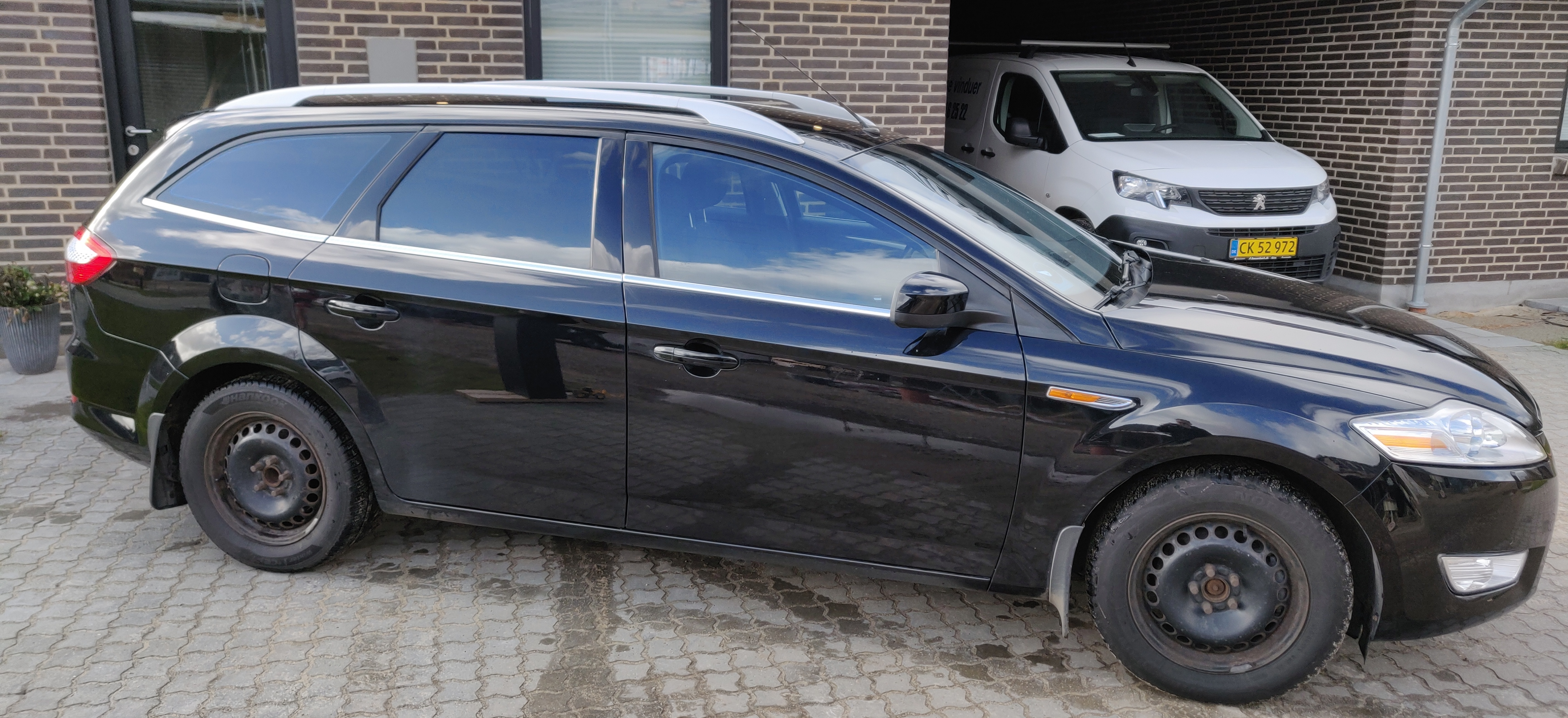 Sort Ford Mondeo fra 2009