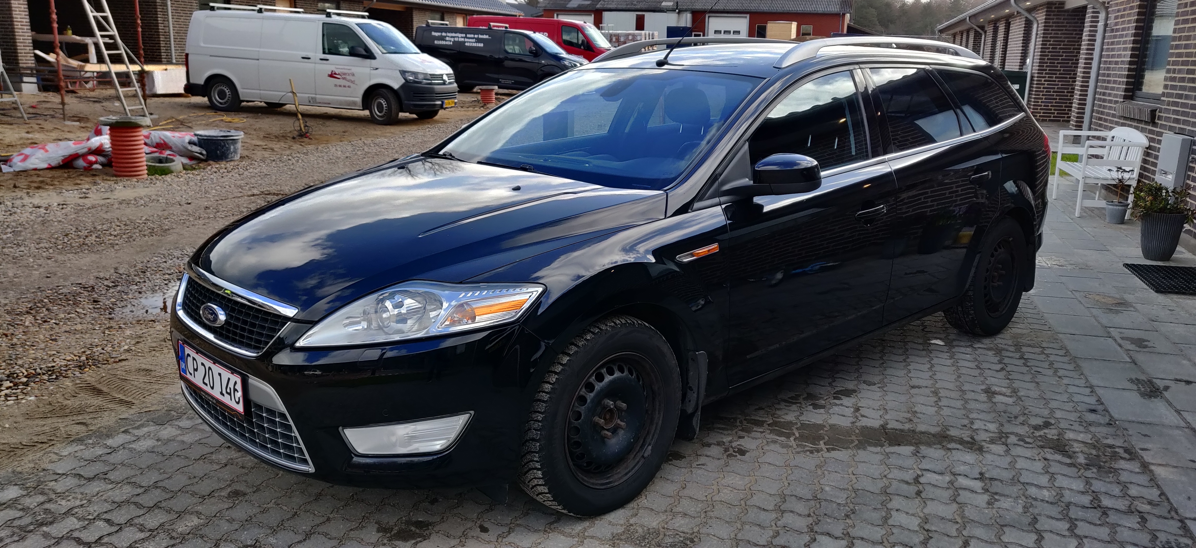 Sort Ford Mondeo fra 2009